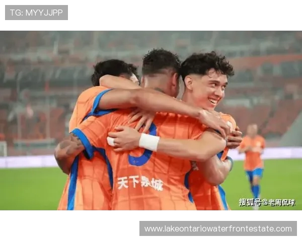 山东泰山远征青岛 克雷桑随队出征助力球队争胜