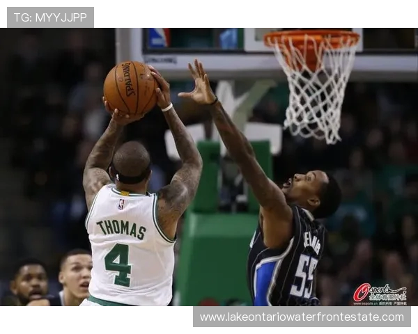 罗伯逊关键三分定胜局布拉德利展现非凡天赋引全场震撼 罗伯逊关键三分定胜局布拉德利展现非凡天赋引全场震撼